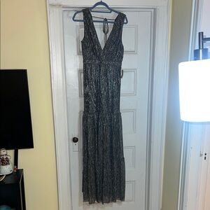 NWT Lulus Gray Silver Sleeveless V-Neck Sheath Maxi Dress for Cocktail